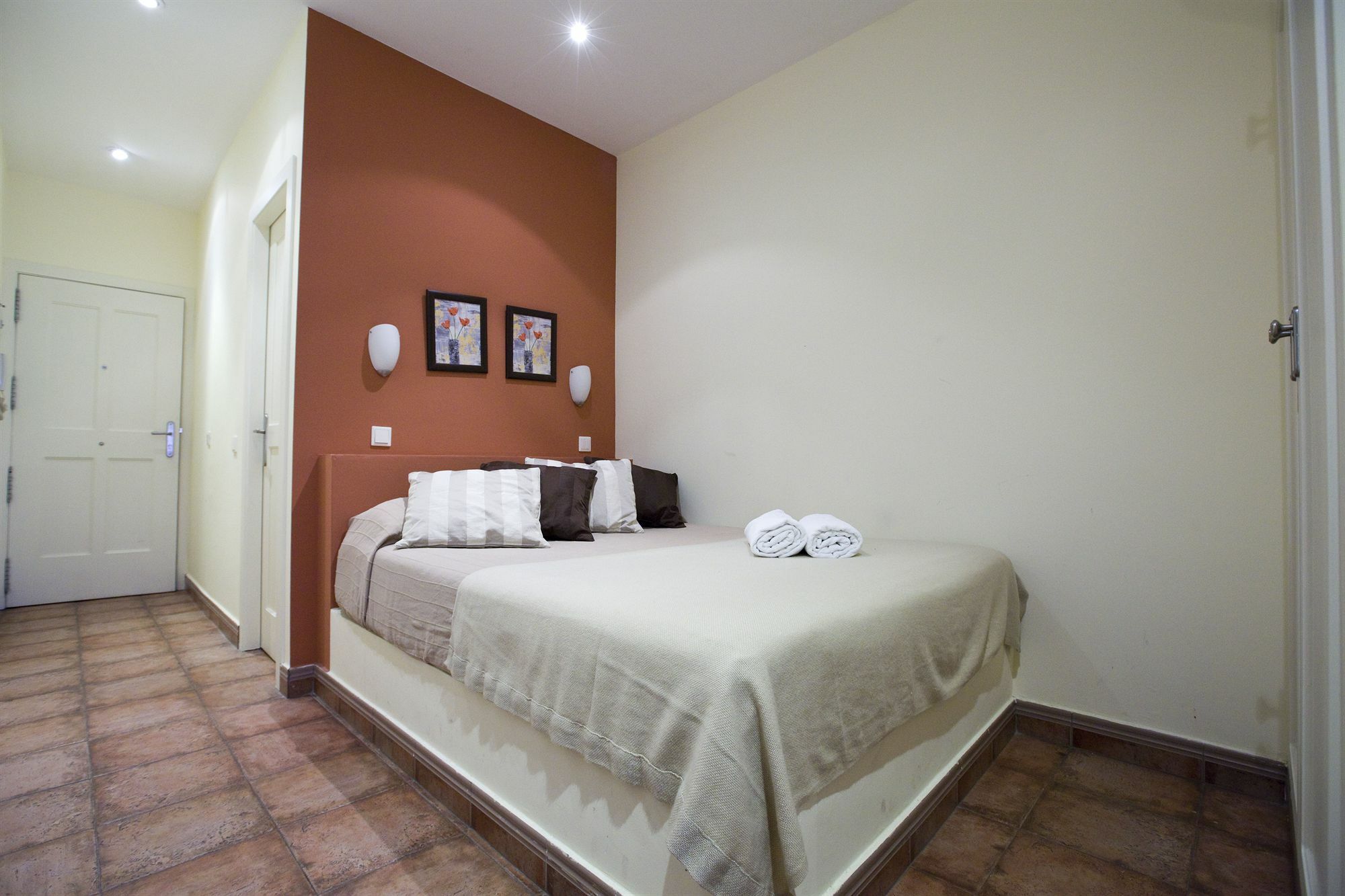 Apartamento Tirso De Molina Madrid Exteriör bild